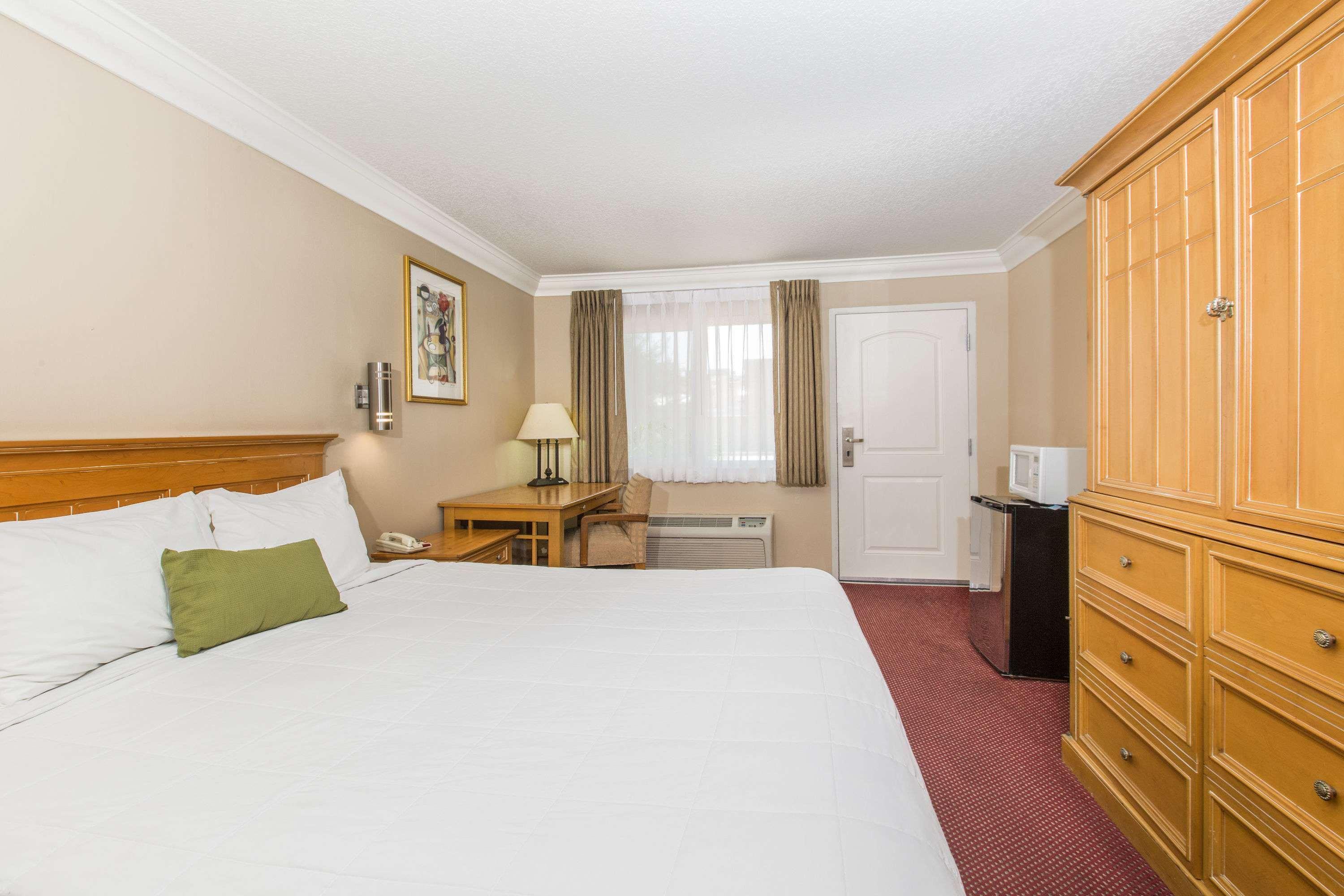 Days Inn By Wyndham Near City Of Hope Duarte Esterno foto
